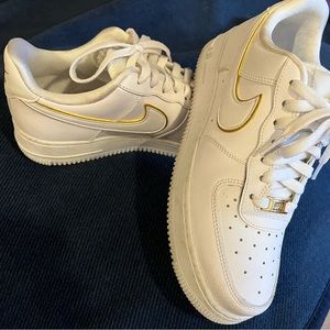 White Leather Air Jordan NIKE Suze 8.5 Gold magic